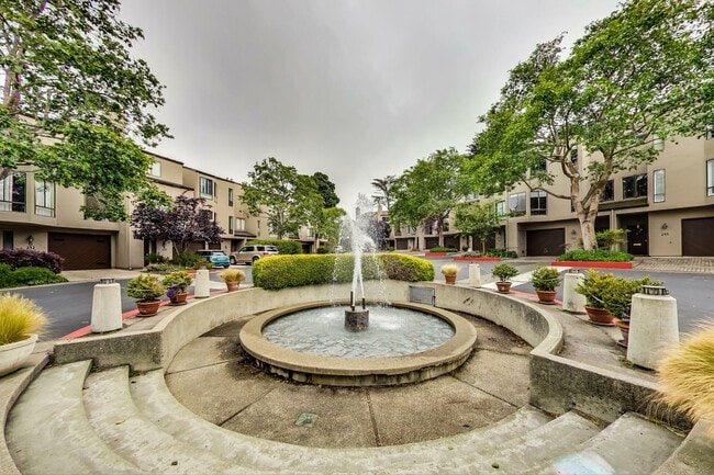 Building Photo - 208 N Lake Merced Hills