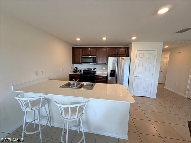 Building Photo - 513 Ella Jean Pl