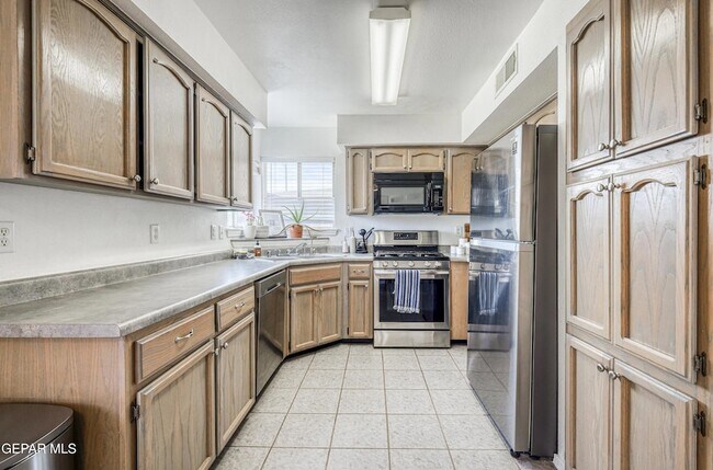 Building Photo - 12748 Tierra Pueblo Dr