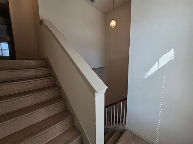 Building Photo - 393 Ivan Dr