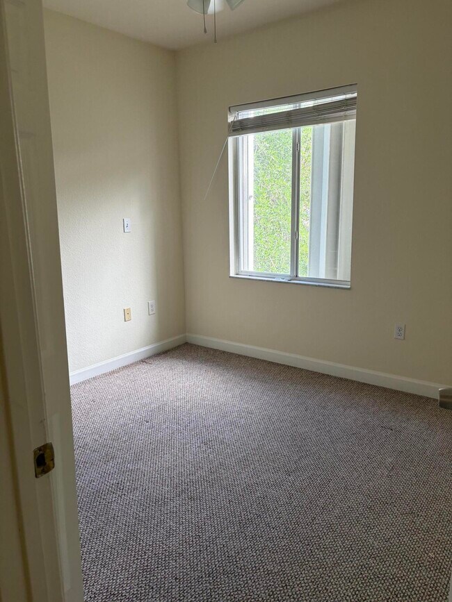 Building Photo - 4171 Gulfstream Rd