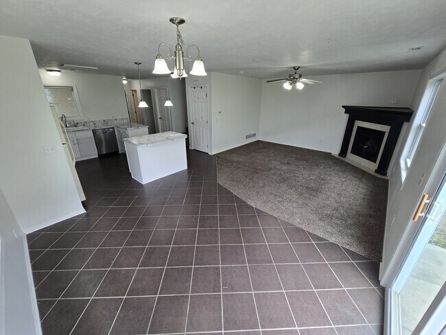 Building Photo - 3612 McLaughlin Dr