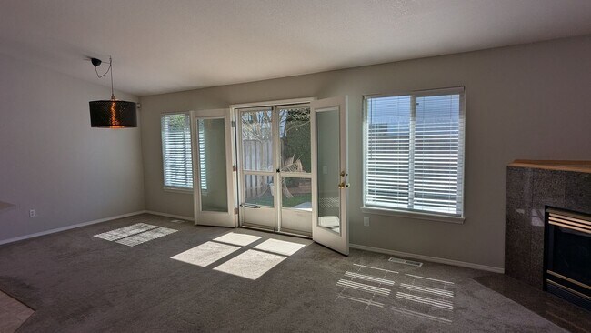 Building Photo - 8419/8421 NE 56th Street