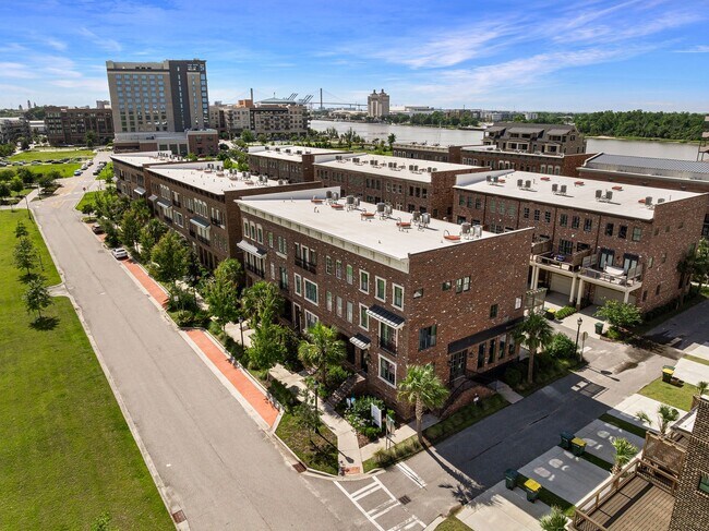 Building Photo - 456 Altamaha St