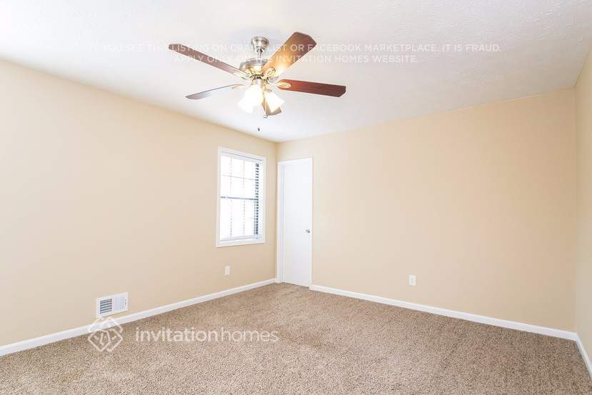 Building Photo - 2732 Shetland Ln NW