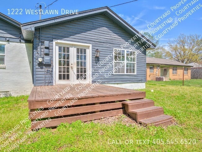 Building Photo - 1222 Westlawn Dr