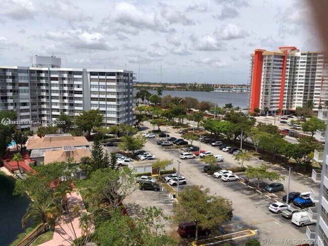 Building Photo - 1300 NE Miami Gardens Dr