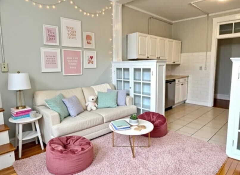 Building Photo - 72 Egmont St