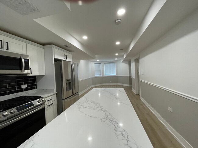 Building Photo - 1829 S Kedzie Ave