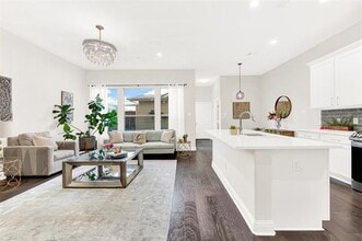 Building Photo - 4697 Edith St