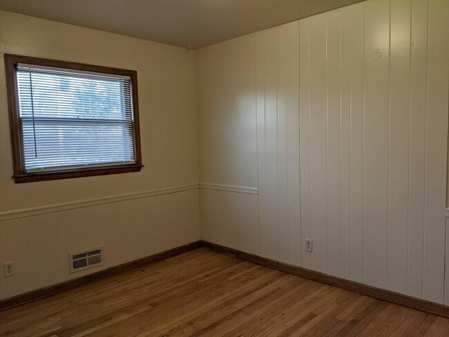 Building Photo - 5846 N 83rd St
