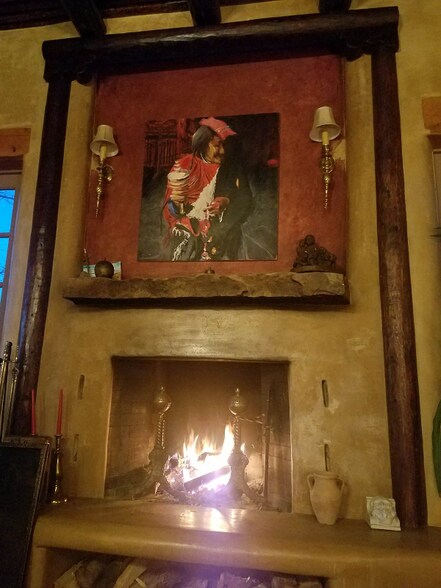 Building Photo - 519 La Lomita Rd