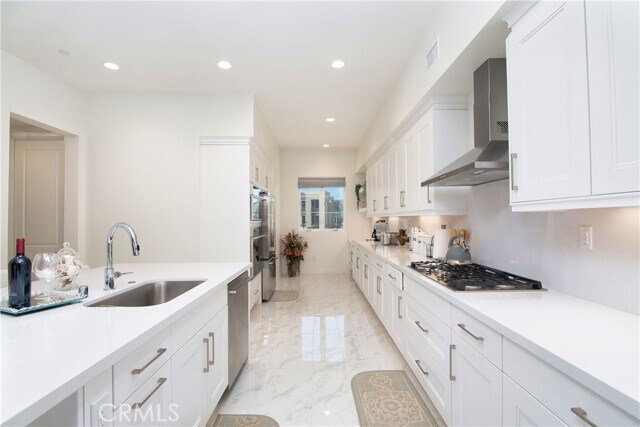 Building Photo - 1523 Doheny Way