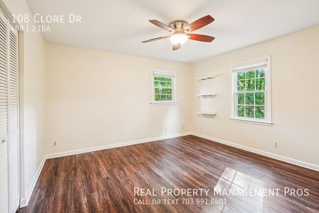 Building Photo - 108 Clore Dr