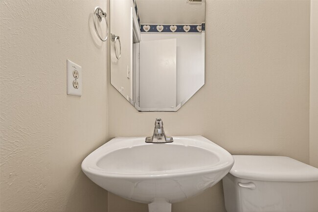 Building Photo - 15903 Timber Chase Dr