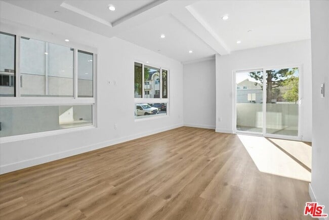 Building Photo - 1820 Prosser Ave