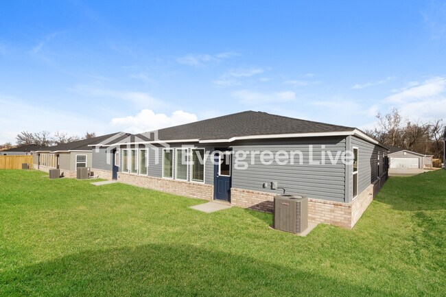 Building Photo - 6509 NW Kathleen St