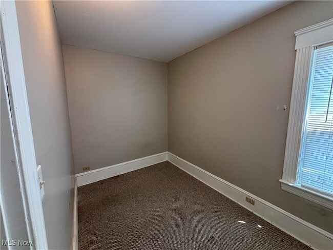 Building Photo - 1481 Robinwood Ave