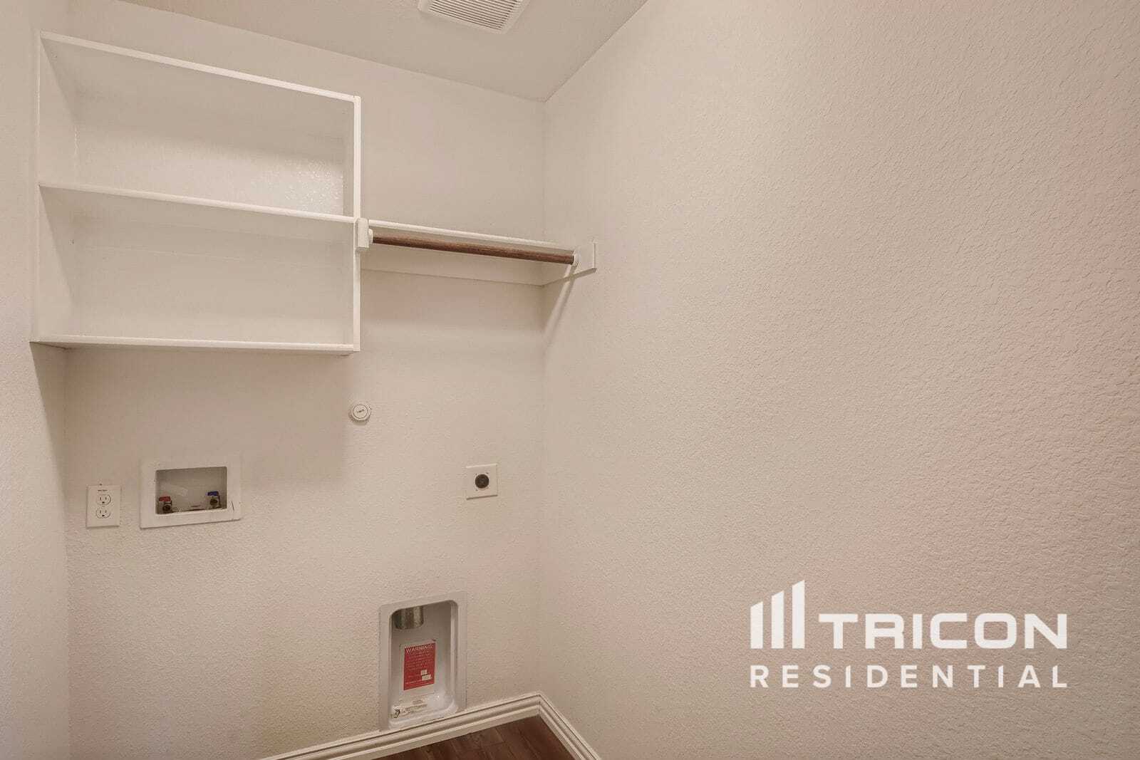 Building Photo - 1348 Renoir Dr