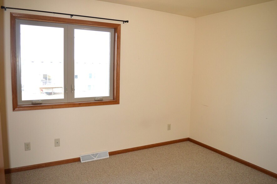 Building Photo - 1121 Union Rd