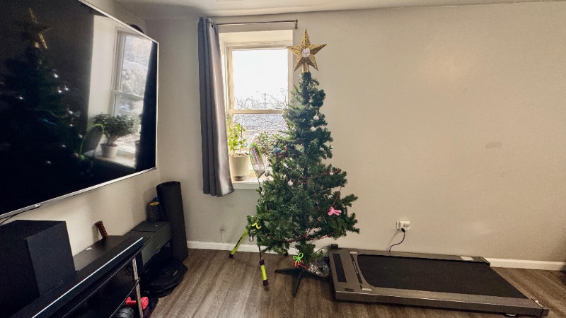 Building Photo - 1360 W Evergreen Ave