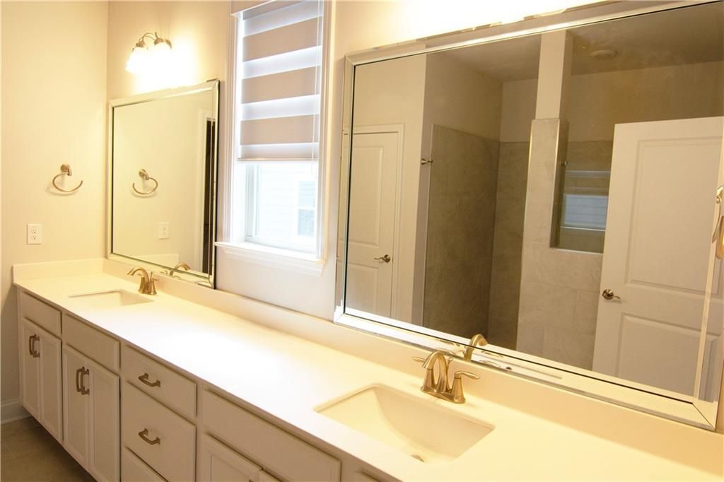 Building Photo - 2472 Knob Crk Rd