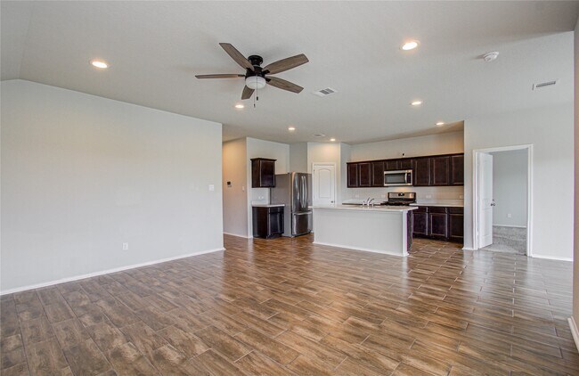 Building Photo - 20835 Medford Landing Ln