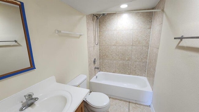 Building Photo - 4359 Lake Richmond Dr