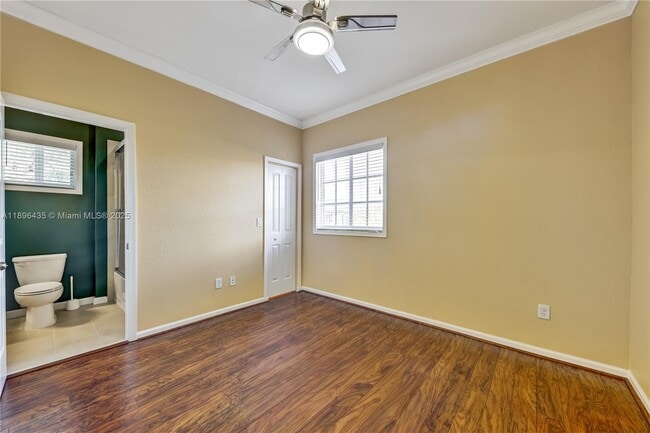 Building Photo - 346 NE 47th Pl