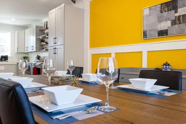 Building Photo - 806 Colorado Ave