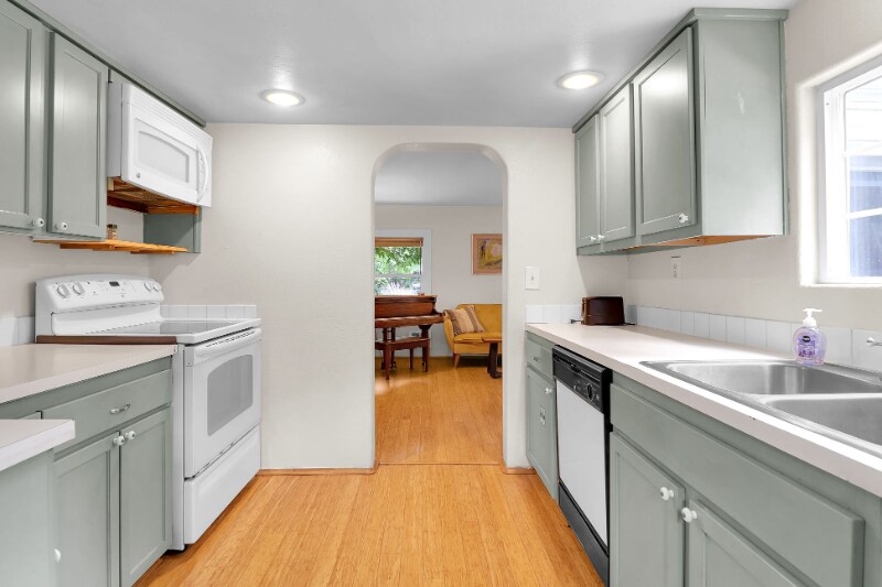 Building Photo - 2765 E 18th Ave