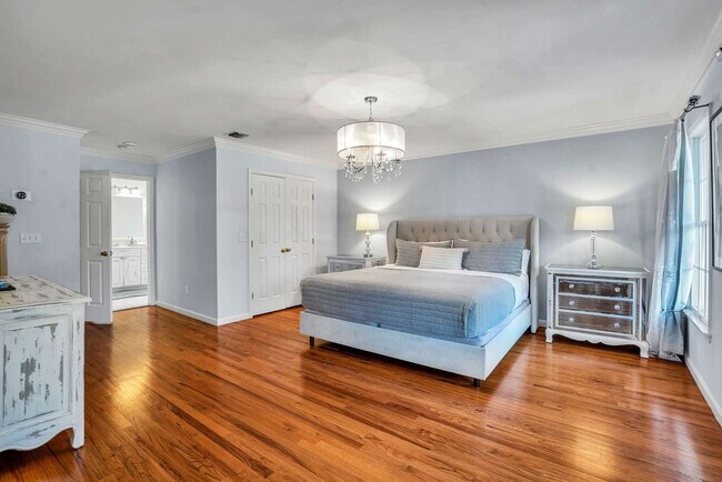 Building Photo - 1025 Peconic Bay Blvd