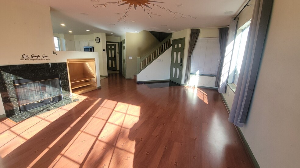 Building Photo - 1537 Hermocilla Way