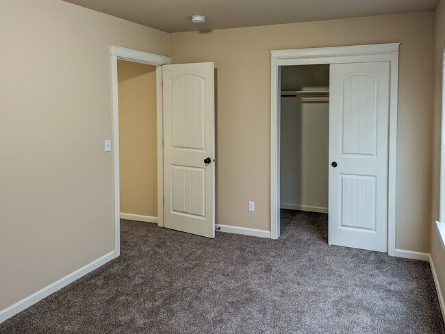 Building Photo - 3607-3617 Colton Ln NE