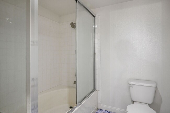 Building Photo - 231 W Horizon Ridge Pkwy