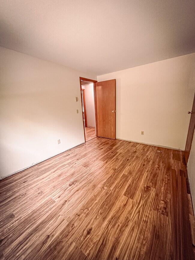 Bed 1 - 7133 Susquehanna Dr