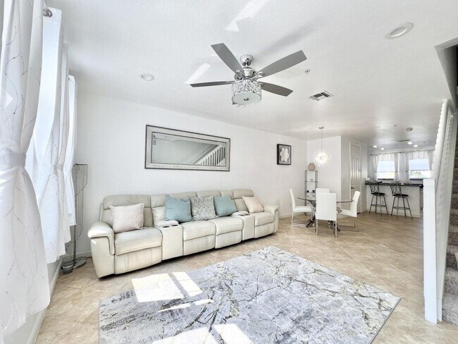 Building Photo - 840 Marina Del Ray Ln