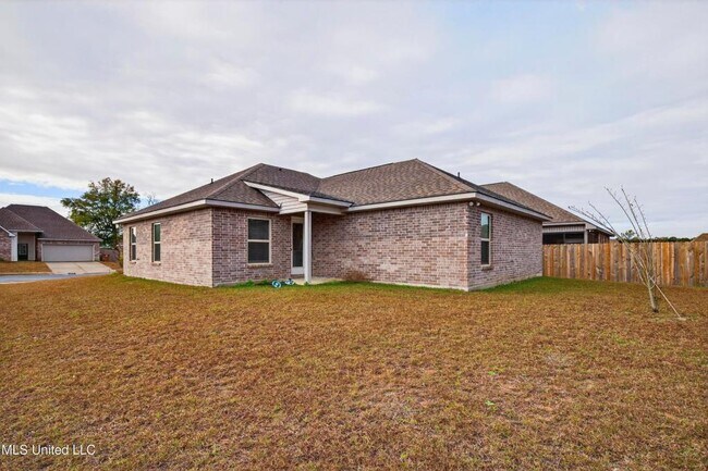 Building Photo - 18102 Evergreen Dr