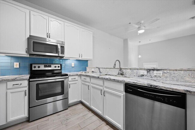Building Photo - 152 Village Blvd