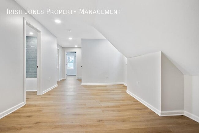 Building Photo - 48 Boyd St