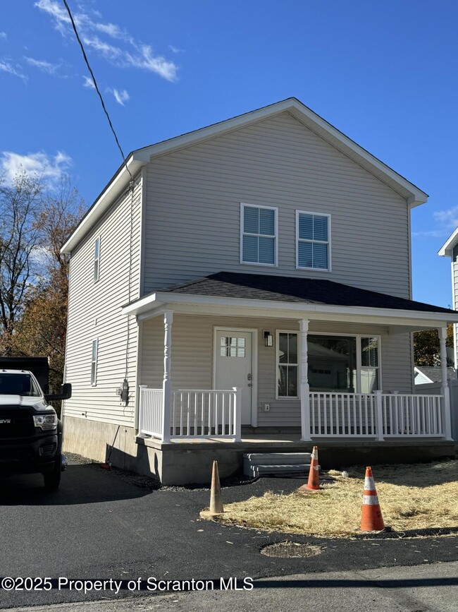 Building Photo - 1112 Howell St