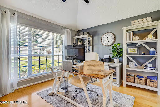 Building Photo - 1555 Lakeway Dr