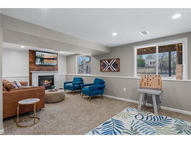 Building Photo - 540 Orchid Ln N