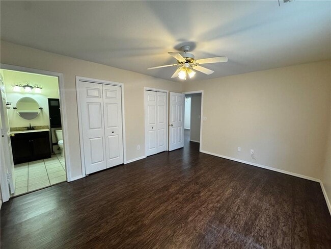 Building Photo - 53 Holly Dr