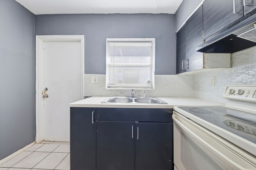 Building Photo - 1439 NW 8th Ave