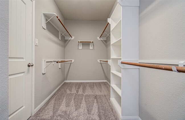Building Photo - 24331 Kee Cresta Ct