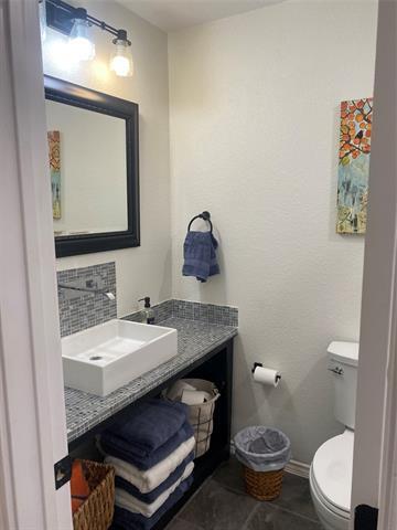 Building Photo - 520 W Bluff St