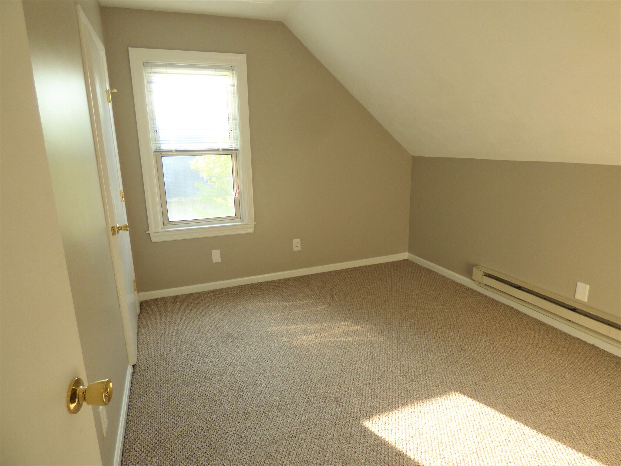 Building Photo - 10 Stearns St