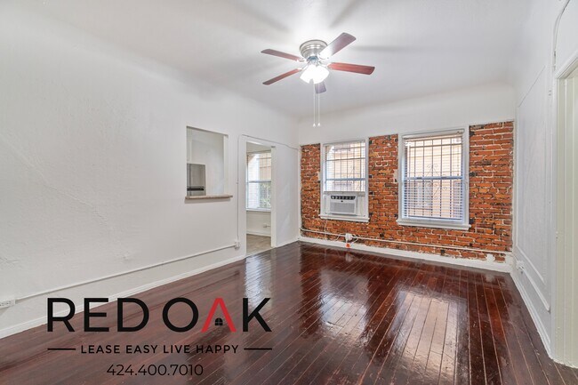 Primary Photo - 849 S Oxford Ave
