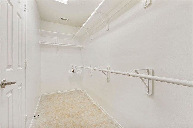 Building Photo - 21711 Debray Dr
